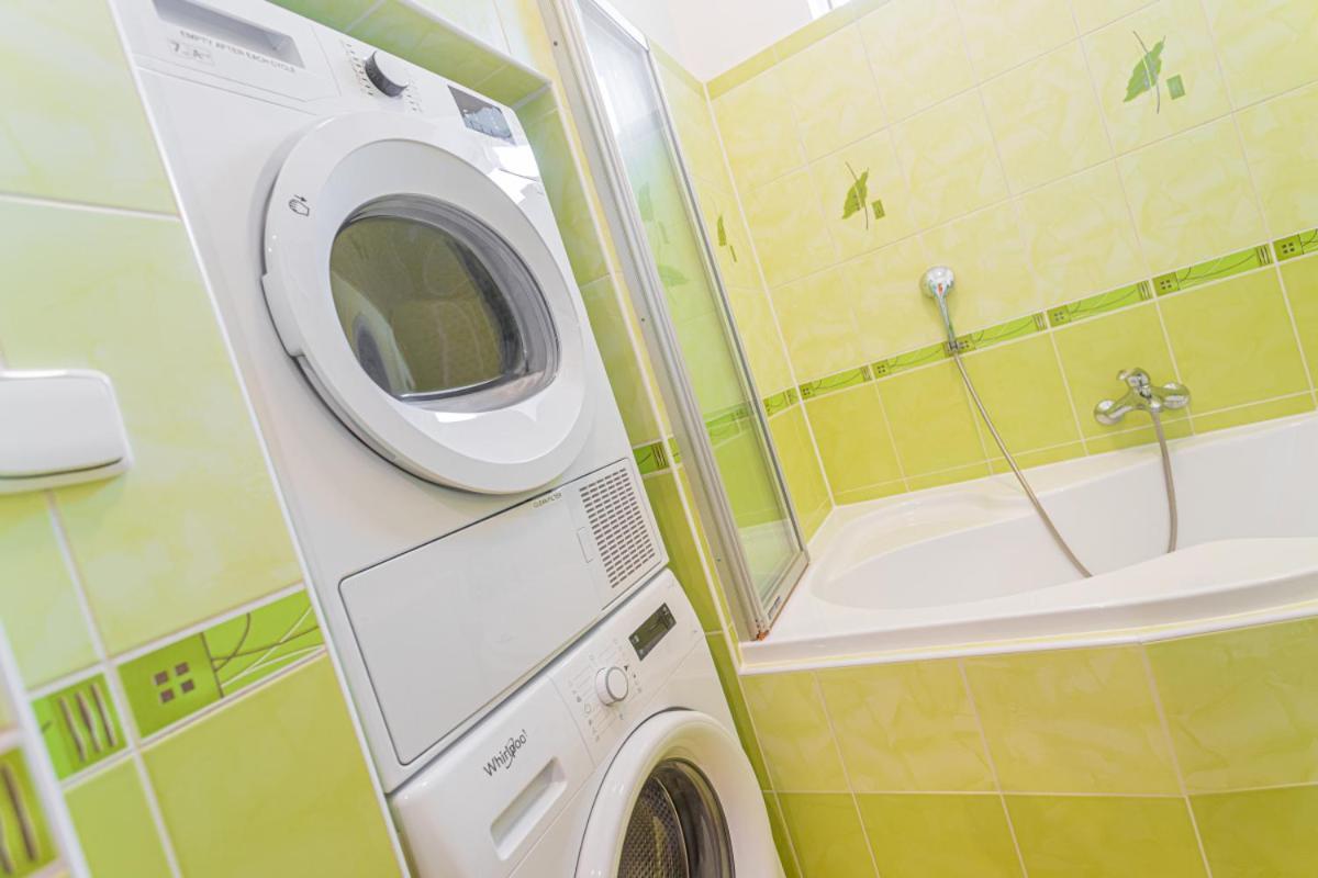 Jet Hottub - Washer&Dryer - 12Min Center - 160Mbs Wifi Praha Eksteriør bilde